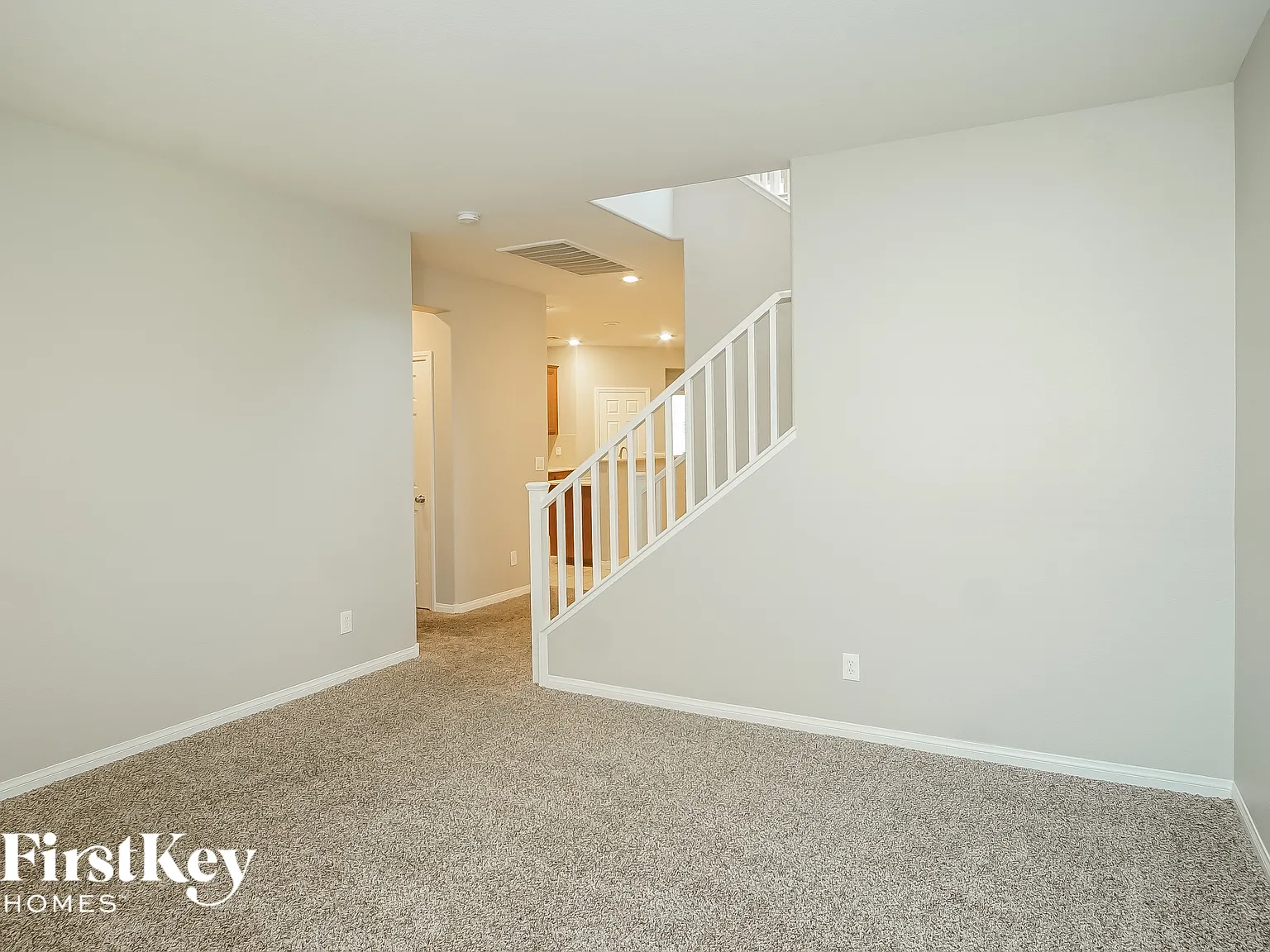 4 bed, 2.5 bath, 3038 sqft, $2,710 — Photo 3