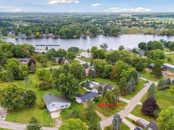 4827 Skyline Dr, Perrinton, MI 48871