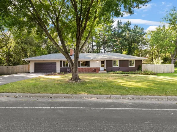 2364 Case Ave E, Maplewood, MN 55119