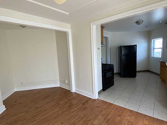 2nd image of 1805 Park Blvd #1