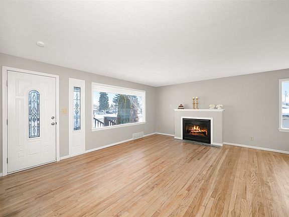 2nd image of 620 S Lundstrom St