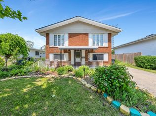 10670 Lambeth Rd, Windsor, ON N8R1C9
