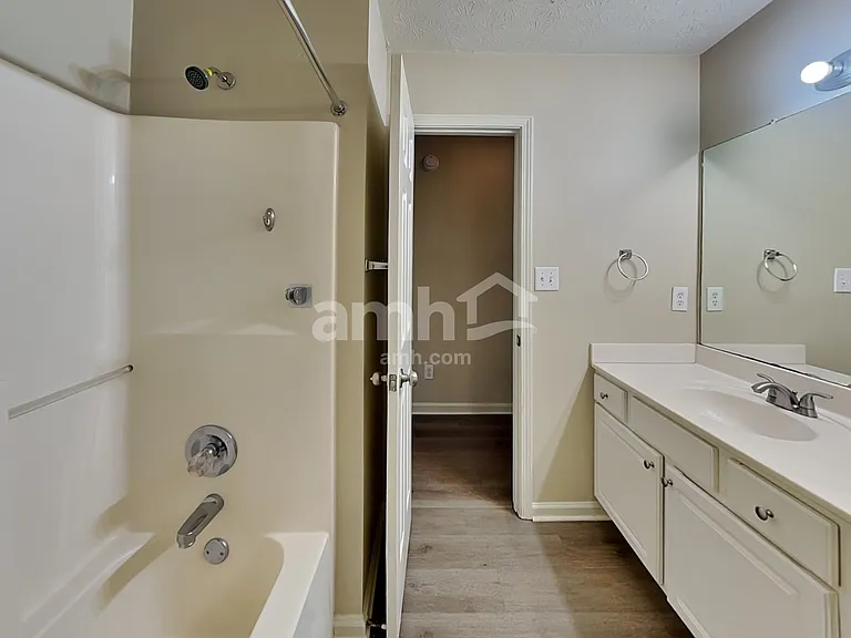4701 Gold Mine Dr — Photo 15