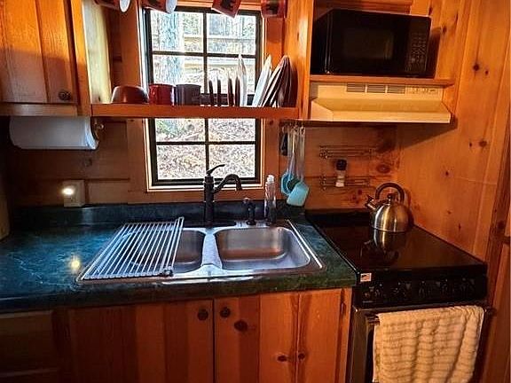 2nd image of 157 Wolf Ln #12