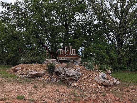 5th image of 335 Rolling Hills Blvd