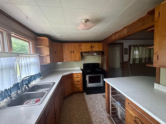 4th image of 9760 Leivasy Rd