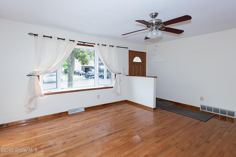 2nd image of 28 Ballina Street