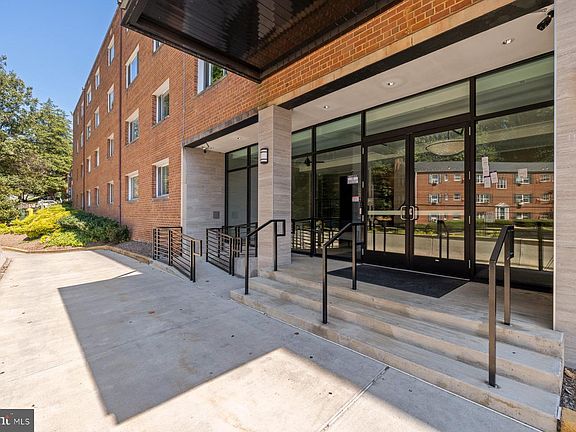 4th image of 95 E Wayne Ave APT 305