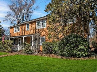 65 Aldred Ave, Rockville Centre, NY 11570
