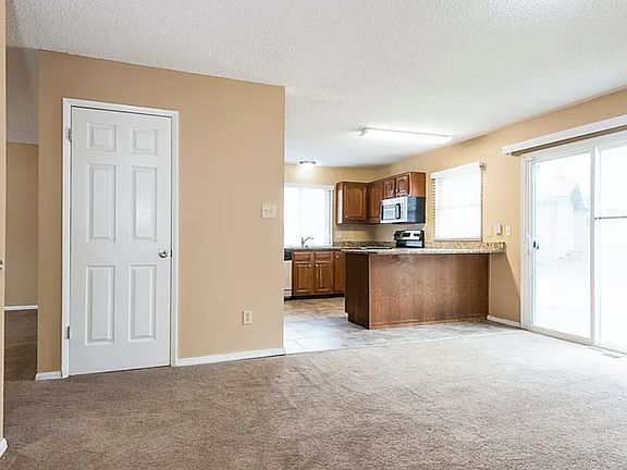 3rd image of 6906 Jamestown Way Dr #2