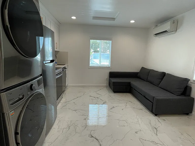 1521 W Cerritos Ave #C — Photo 13