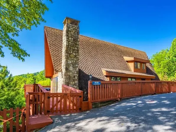 1109 Ski View Dr, Gatlinburg, TN 37738