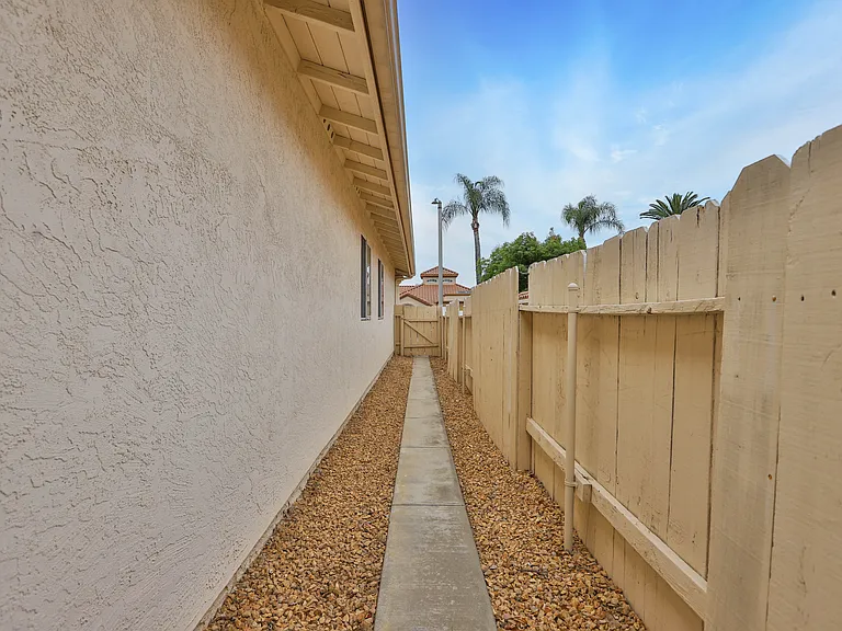 28144 Calle Vallarta — Photo 27