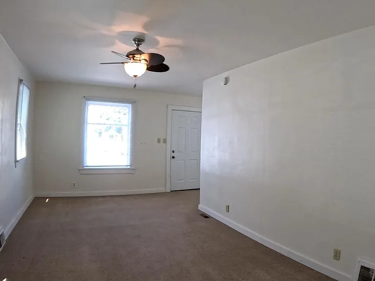 214 Broadway Ave S — Photo 2