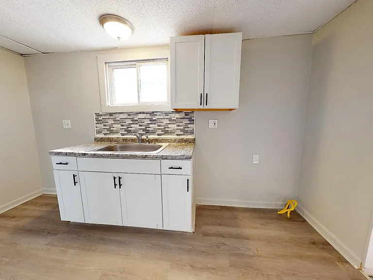 6904 Lorain Ave — Photo 13