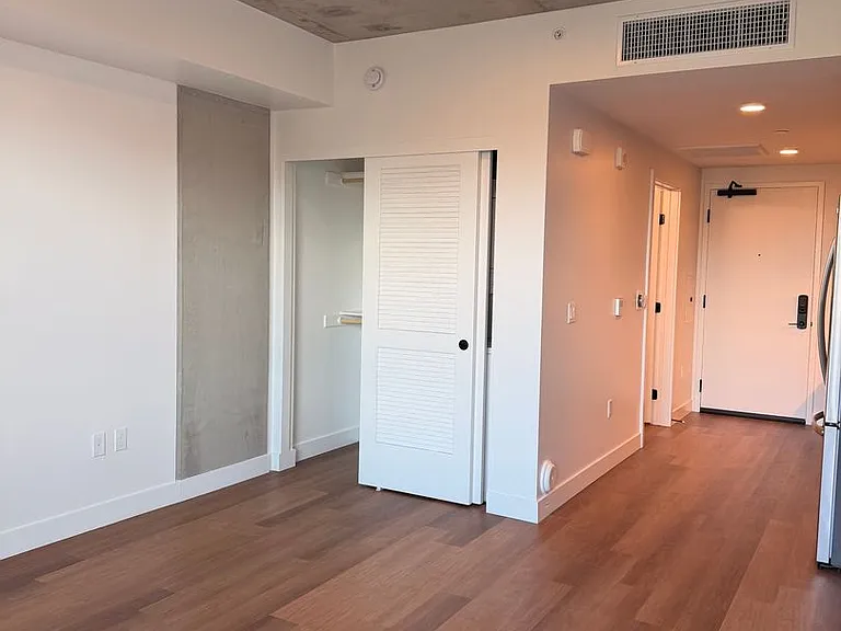 Rainford Apartments — Photo 18