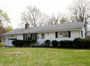 34 Broad St, Easthampton, MA 01027