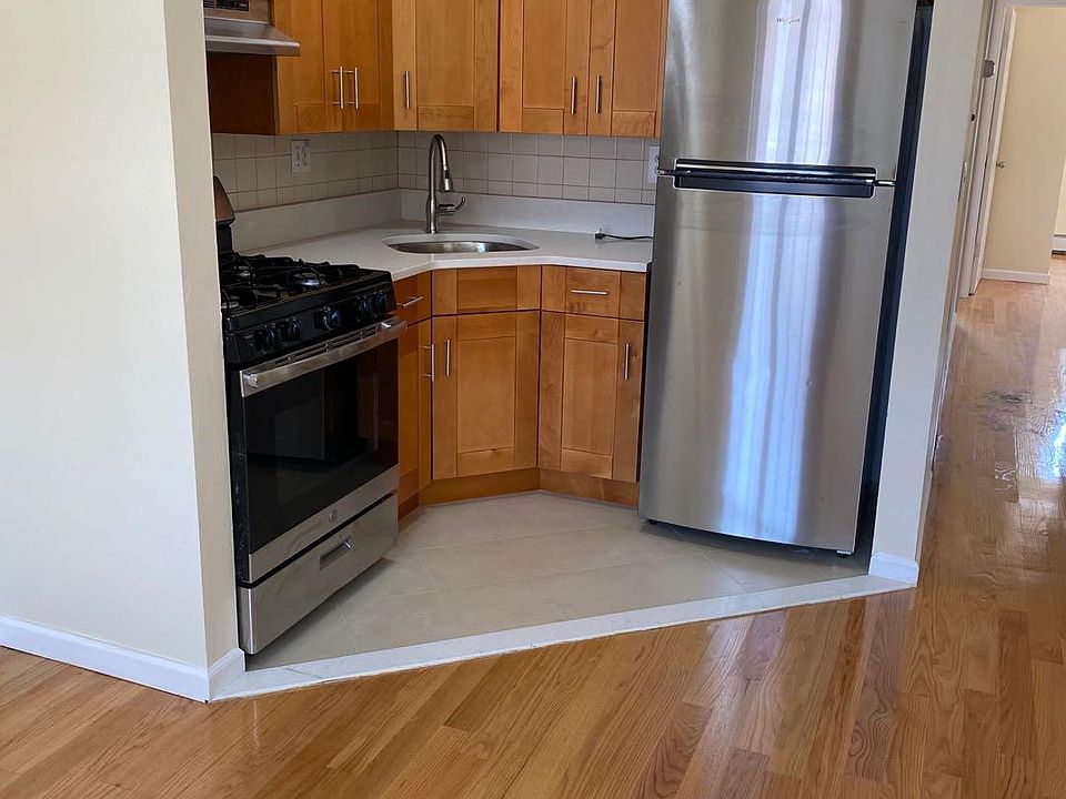 1st image of 10906 Corona Ave