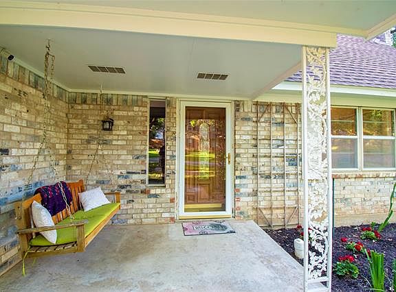 4th image of 2705 Oak Cliff Ln