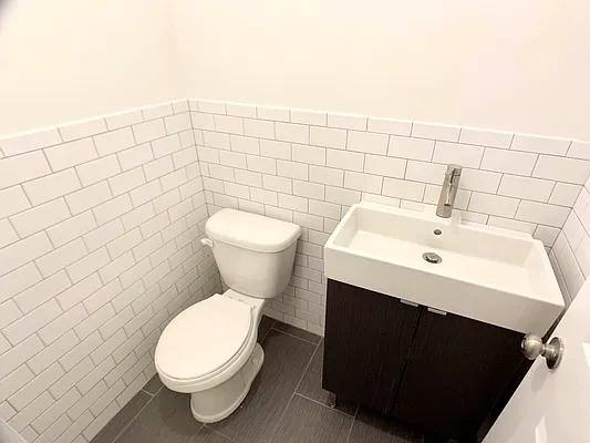 Rented by REAL New York | media 24