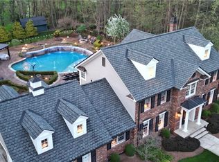 17221 Sagamore Rd, Walton Hills, OH 44146