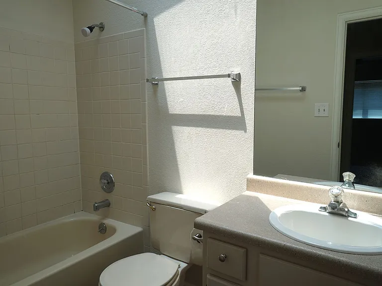 2205 Parliament Dr — Photo 18