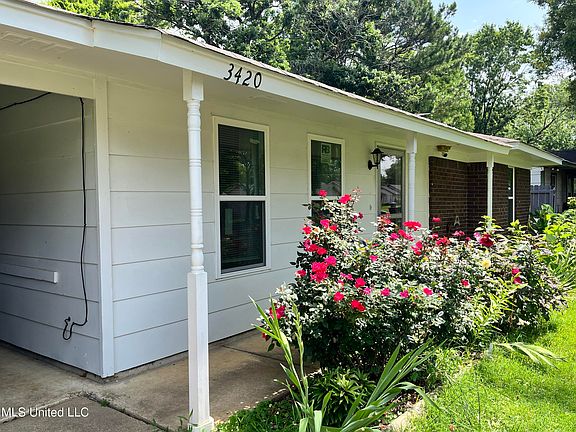 2nd image of 3420 Laurel Dr