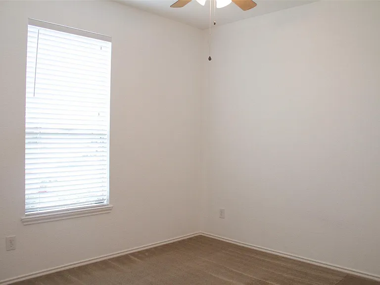 2711 Cally Ct — Photo 15