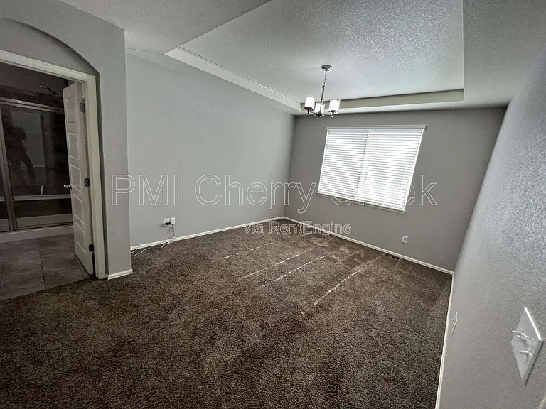 22472 E Union Cir — Photo 29