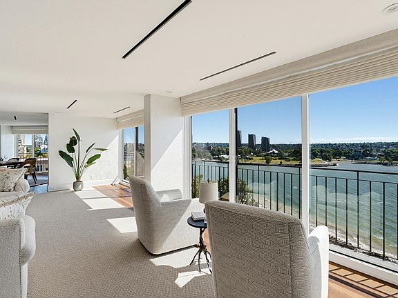 4th image of 1575 Beach Ave #1301
