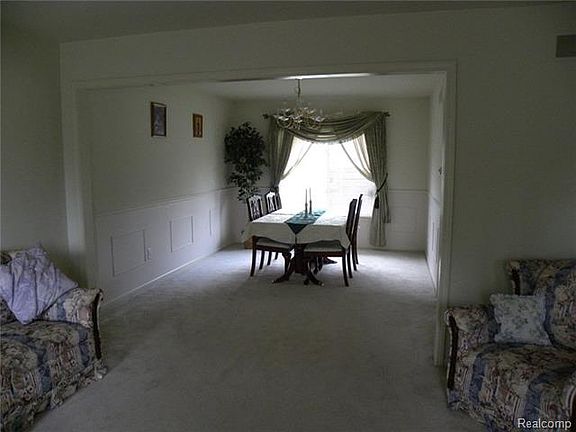 3rd image of 670 Highlands Dr