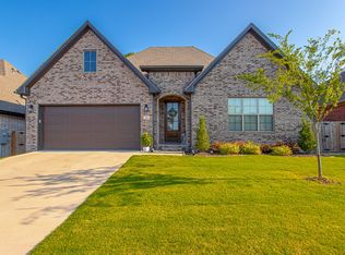 208 Kanis Ridge Dr, Little Rock, AR 72223