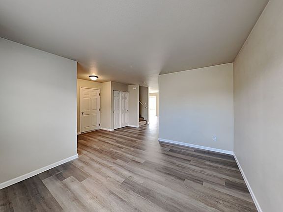 4th image of 17524 90th Ave E