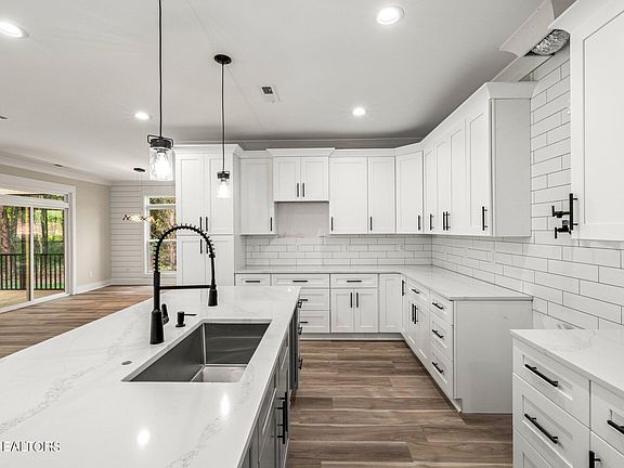 5th image of 122 Elokwa Way