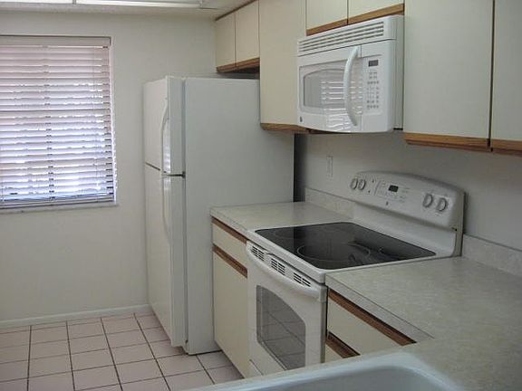 4th image of 295 Mission Trl W Unit I