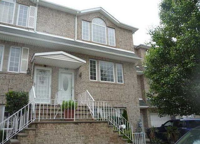 1st image of 33 Essex Dr
