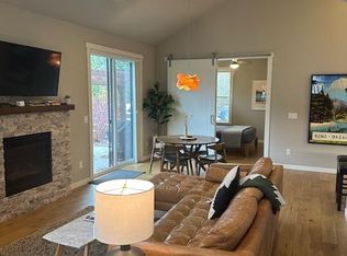 19716 SW Meadow Camp Loop, Bend, OR 97702