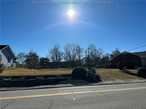 1905 Oakridge Dr, Charleston, WV 25311