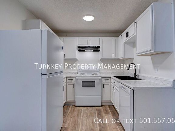 3rd image of 5924 Southwick Dr APT 6