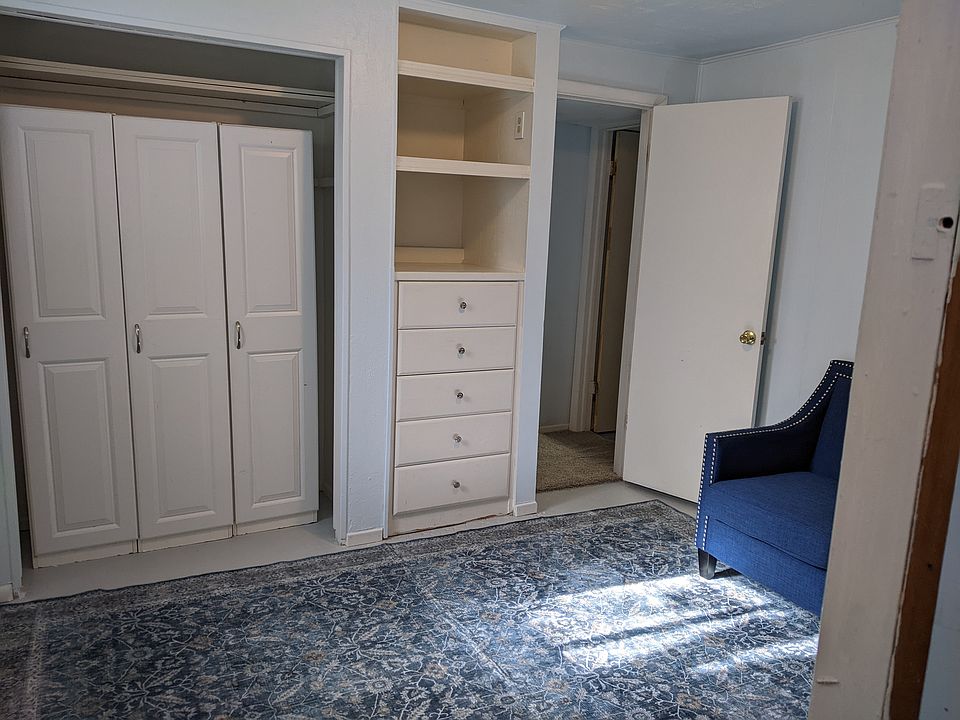 Entry room/bedroom