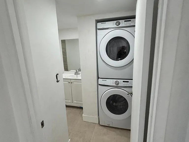 8002 SW 149th Ave #314 — Photo 3