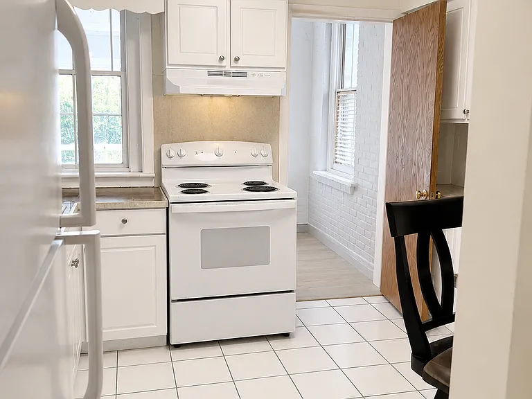 1819 Beacon St #5 — Photo 3
