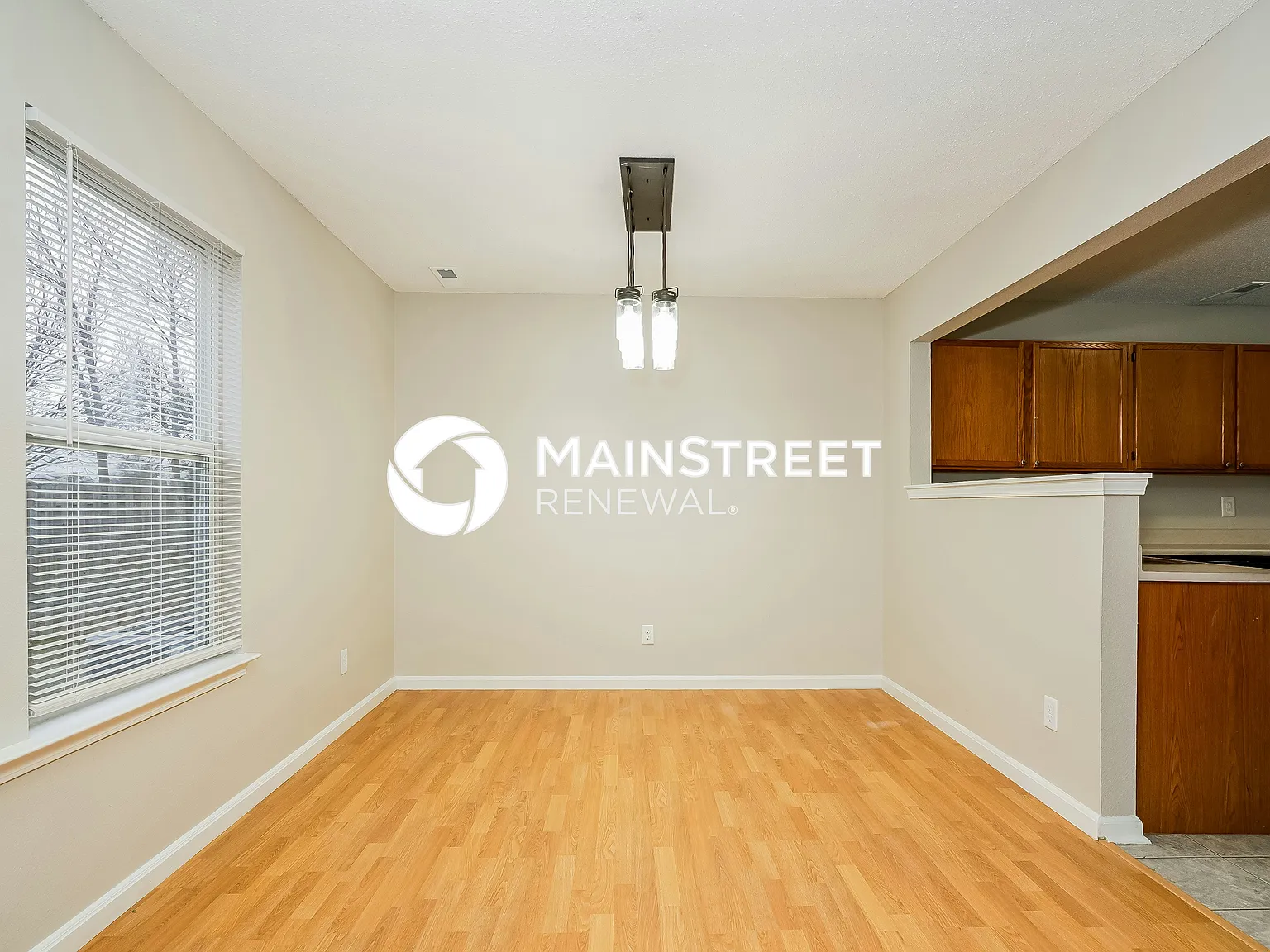 1146 Freemont Ln — Photo 4