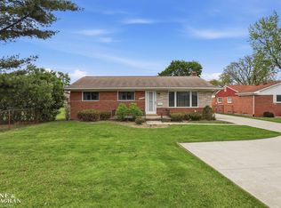 28036 Ann Arbor Trl, Westland, MI 48185