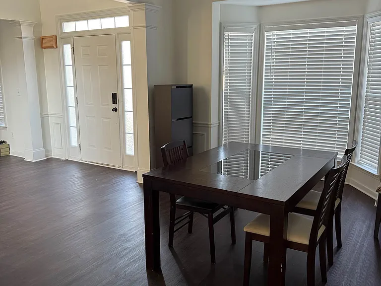 354 Wedmore Ct — Photo 2