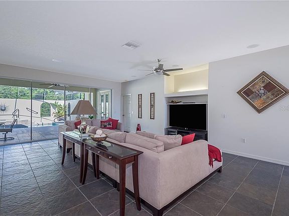 3rd image of 4301 Berwick Dr