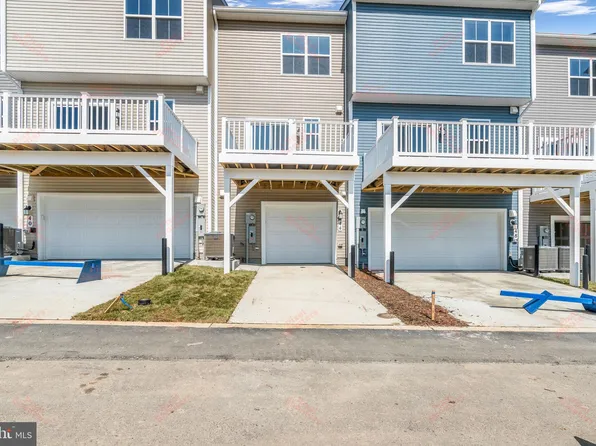 1324 Cedar Valley Rd, Ranson, WV 25438