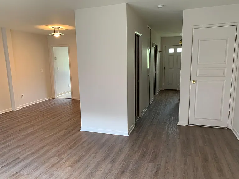 79 Webb Ave — Photo 4