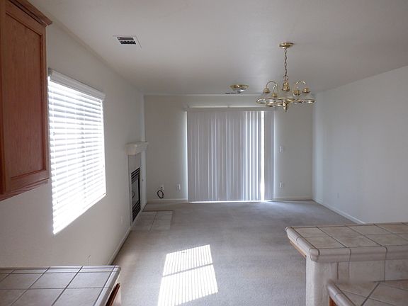 4th image of 1261 Millerton St