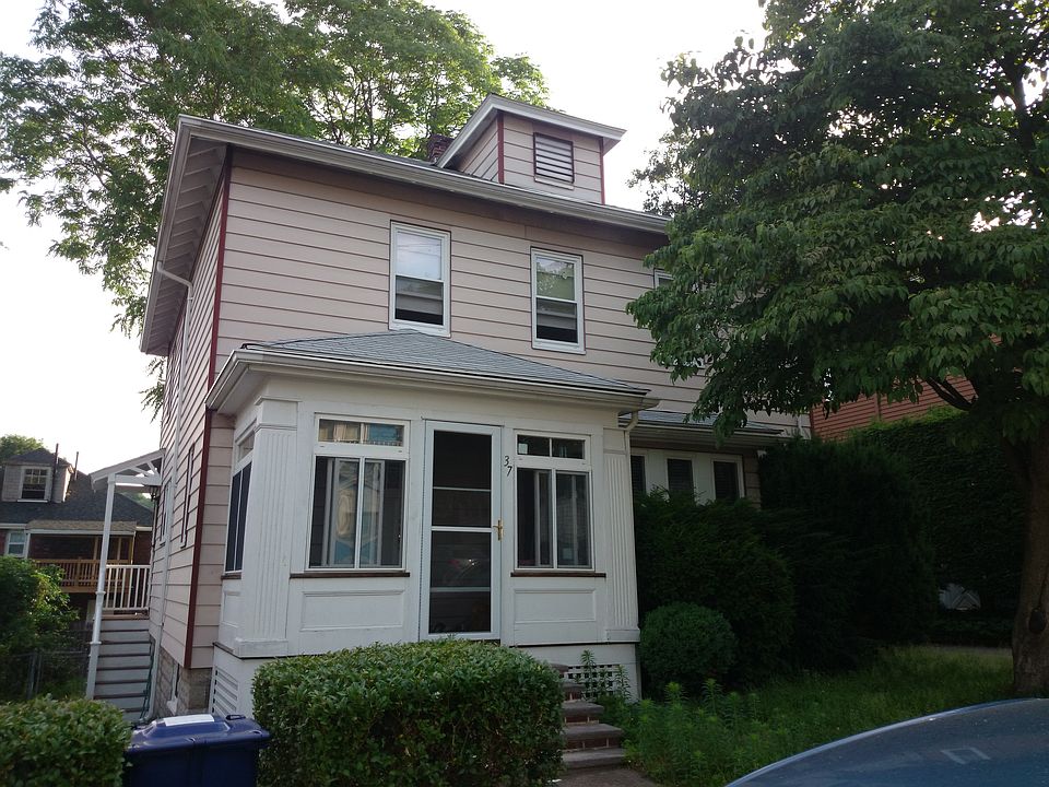 2nd image of 37 Embassy Rd
